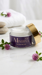 Minerva108 Red Clover Day Cream 50 ml, açık kavanoz, krem dokusu görünür